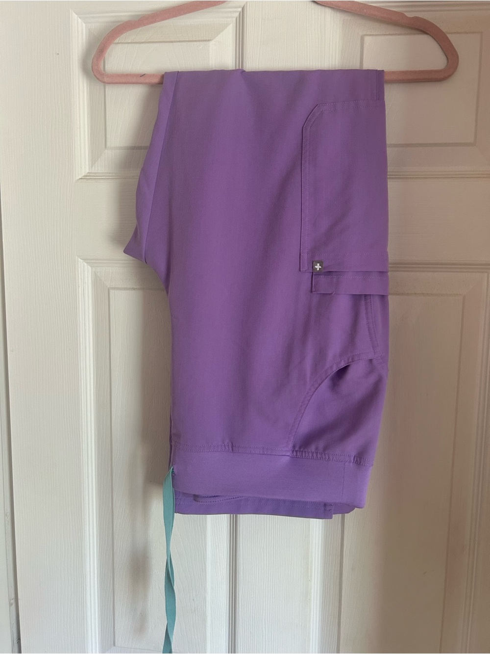 Figs Lavender Women’s Cargo Scrub Pants